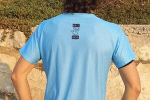 camiseta dale duro celeste espalda
